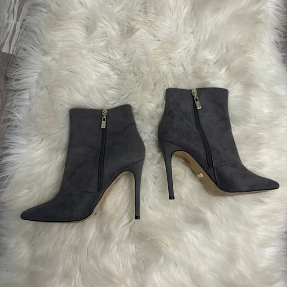 Bebe Gray Delonix Embroidered Floral Ankle Boots or Booties Faux Suede Sz 7.5 - Picture 5 of 7